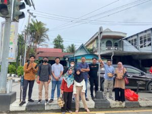 Tebar Kebaikan Bulan Ramadhan, PWI dan SMS Bagi Ratusan Takjil