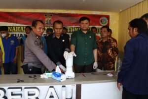 Polres Berau Musnahkan 5,571 Gram Sabu