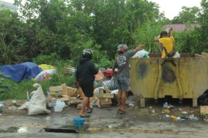 TPS Mengganggu Pemandangan Jalan H Isa 1, DLHK Minta Warga Langganan Grobak Sambah