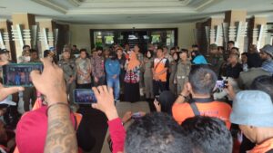 Aksi Unjuk Rasa Damai Berlanjut, Para Buruh Berau Bawa 4 Tuntutan Ke Kantor Bupati