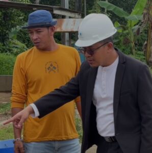 Pemeriksaan Jaringan Distribusi Air di Kampung Samburakat