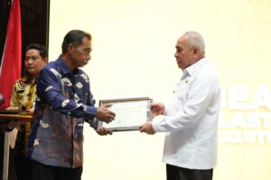 Menjadi Penyelamat Hutan, KTH Sei Mangkajang Dapat Penghargaan dari Gubernur Kaltim