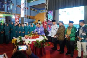 Hadiri Puncak HKG ke 51 Kaltim, Wabup Apresiasi Prestasi TP PKK Berau