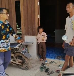 Tanggapi Keluhan Pelanggan, Perumda Air Minum Batiwakkal Berau Lakukan Pemasangan Air Valve
