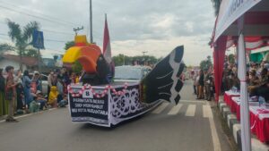 Pemkab Berau Gelar Pawai Pembangunan Mobil Hias Dalam Rangka Memperingati HUT RI KE-78