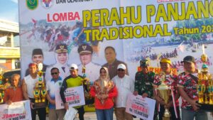 Hadiri Lomba Perahu Panjang, Bupati Berharap Peserta Junjung Sportifitas