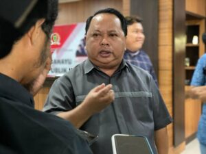 Madri Pani Desak OPD Terkait Tertibkan Pedagang Yang Berjualan diatas Trotoar