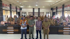 Asisten I Setda Kabupaten Berau Membuka Bimtek Penerapan Standar Pelayanan Minimal
