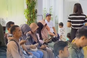 Calon Penerima Manfaat Berbondong-bondong Melakukan Penandatanganan di Kantor Pelayanan Perumda Air Minum Batiwakkal Berau