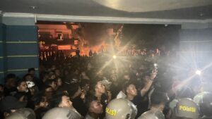 Imbas Pemadaman Listrik, Masyarakat Kepung Kantor PLN UP3 Berau