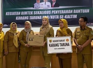 Dispora Kaltim Serahkan Bantuan Laptop dan Printer untuk Perkuat Karang Taruna di 10 Kabupaten/Kota