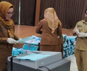 Dispora Kaltim Musnahkan Ribuan Arsip Usang, Optimalkan Pengelolaan Data