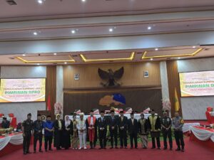 Pjs Bupati Berau Hadiri Pelantikan Unsur Pimpinan DPRD Baru