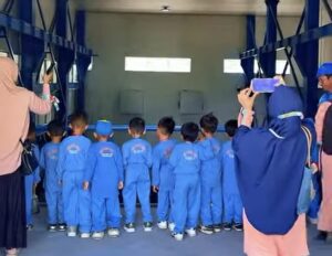 Tanaman Kesadaran Pentingnya Air Bersih, 120 Anak Dari TK Islam Terpadu Darul Ulum Sambangi Perumda Air Minum Batiwakkal