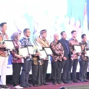 Perumda Air Minum Batiwakkal Berau Jadi Terbaik 1 Kategori BUMD Pada Malam Anugerah Keterbukaan Informasi Kaltim Tahun 2024